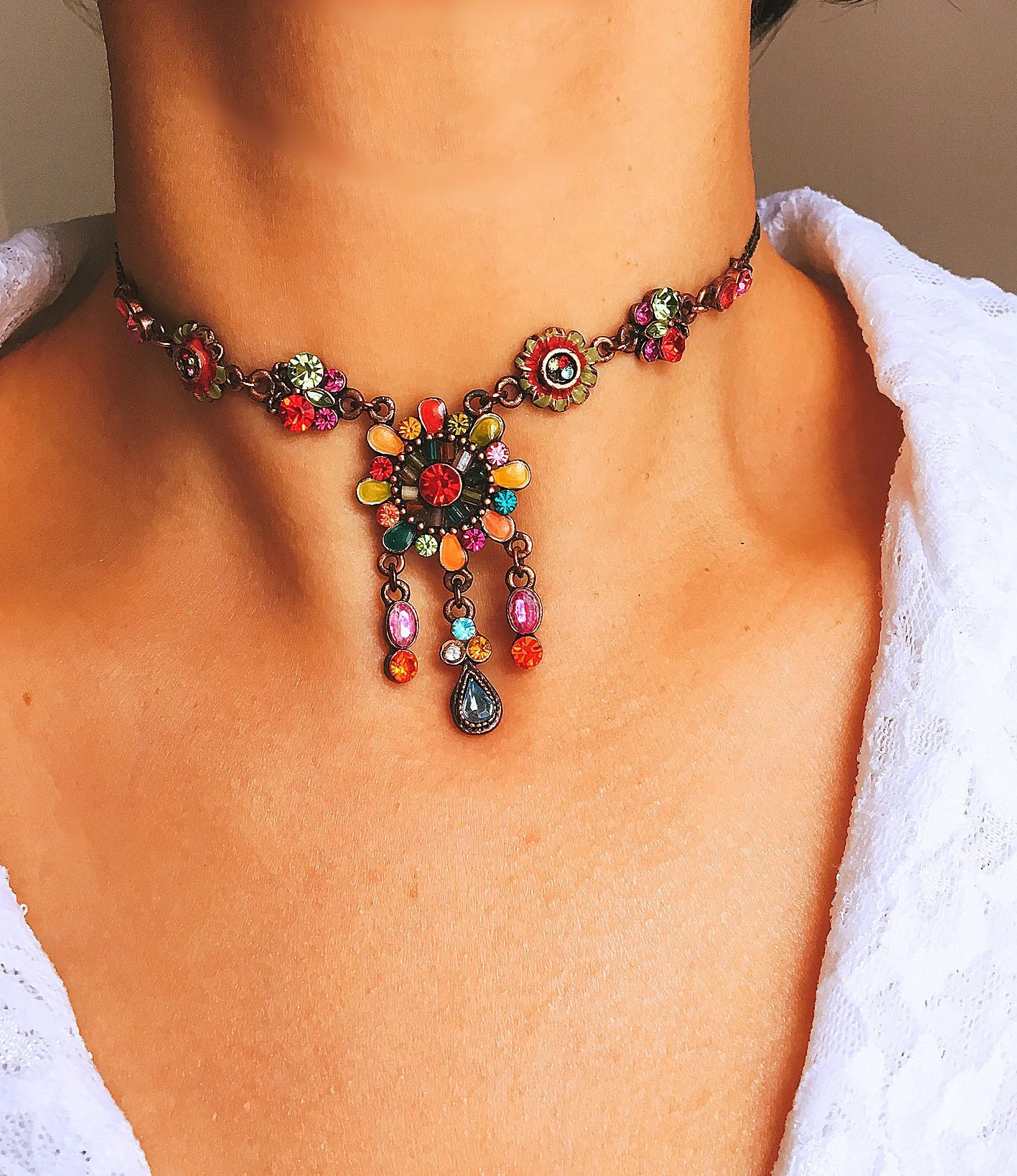 90s VINTAGE BEADED BOHO TRIBAL COLOURFUL DIAMANTÉ SHORT NECKLACE