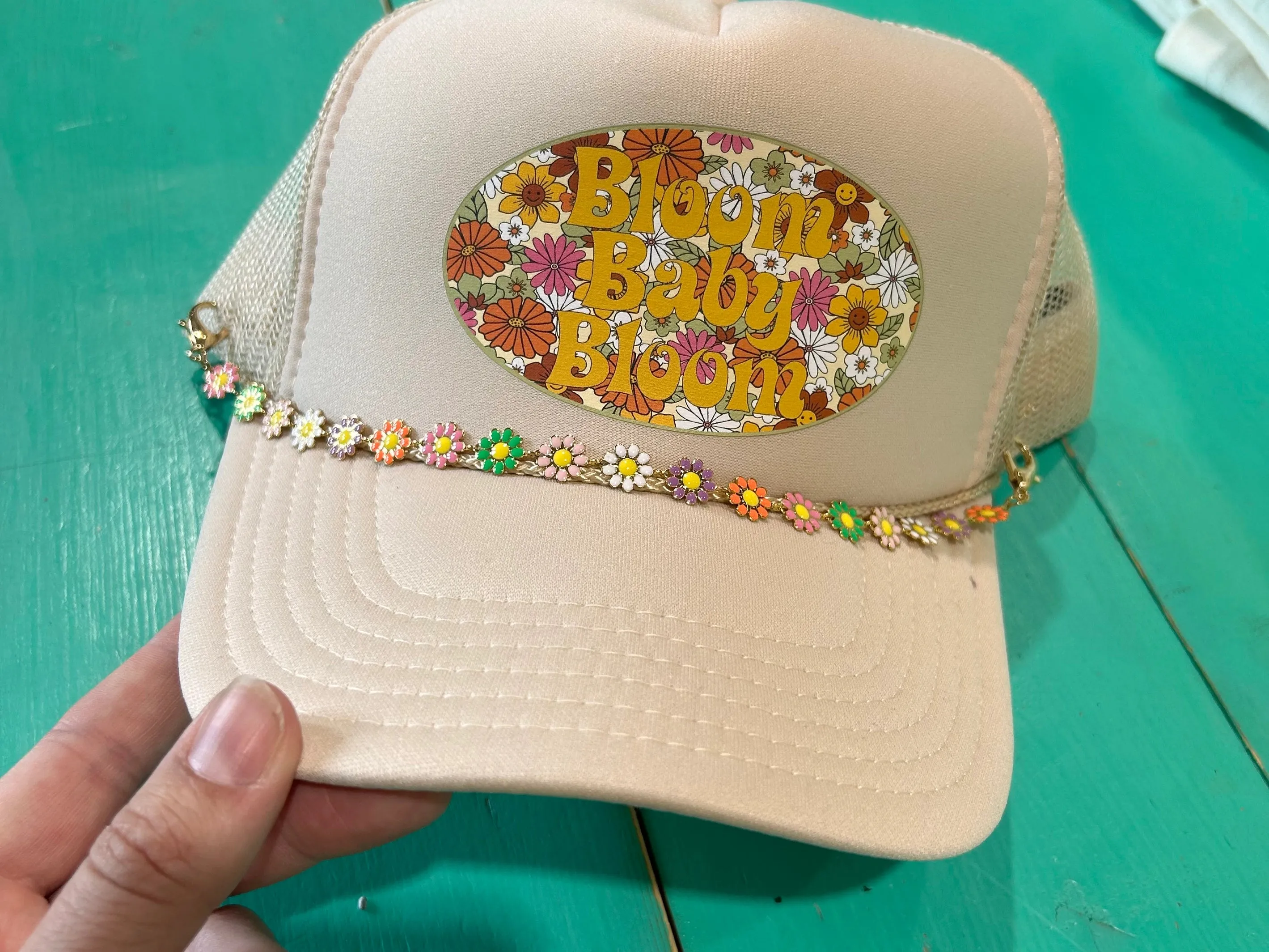 Daisy Trucker Hat Chain