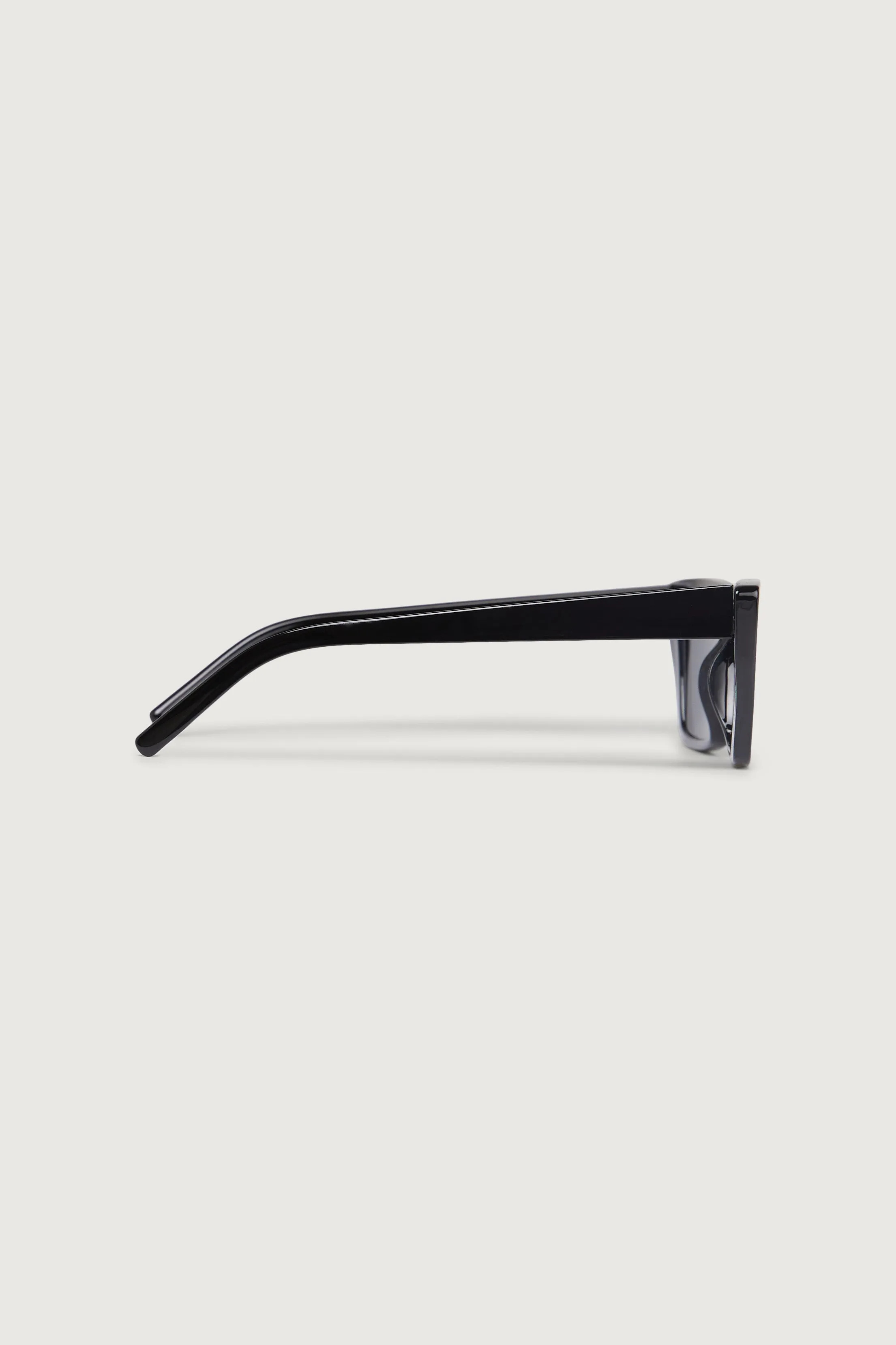 POINTED EDGE SUNGLASSES